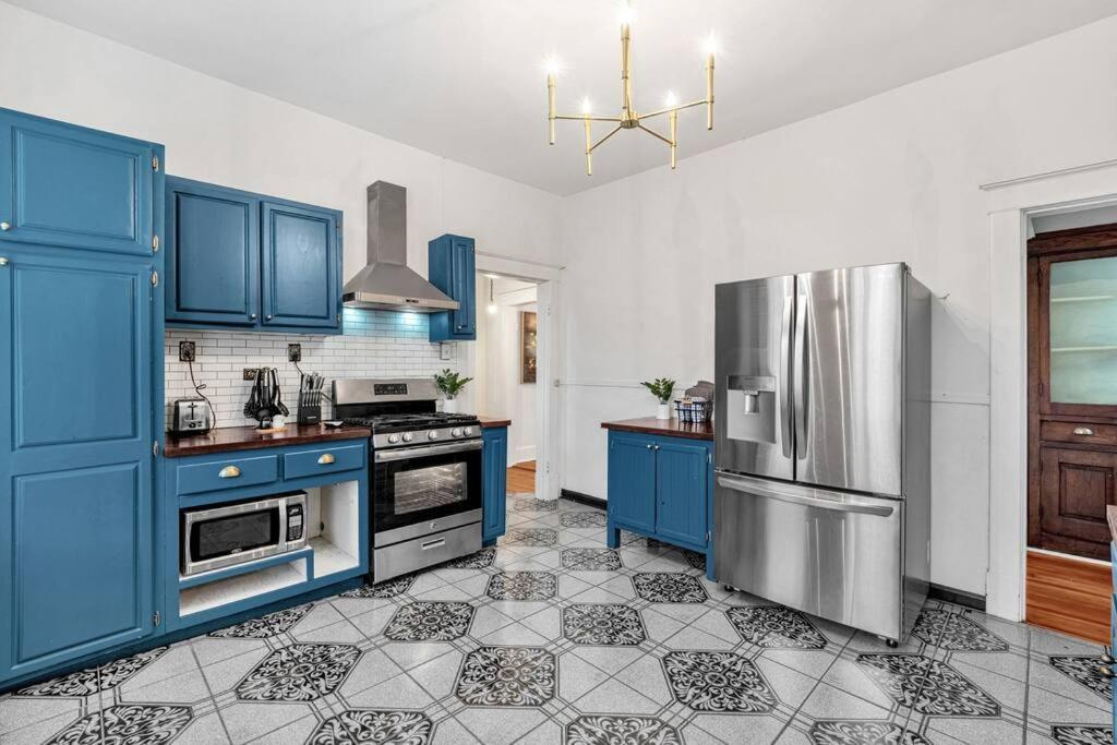 Exquisite Two-Story Home Located In Midtown Мемфис Экстерьер фото